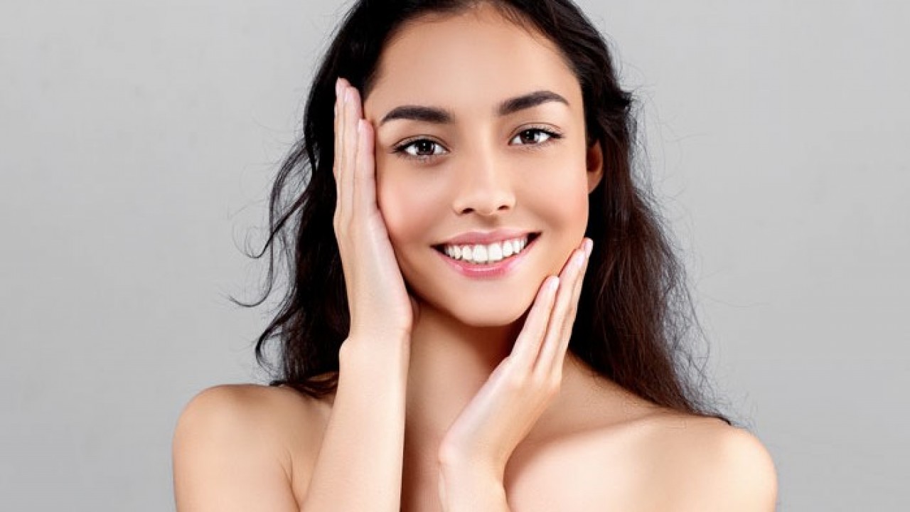 Follow These 5 Beauty Tips For Glowing Skin In The New Year, Your Face Will Glow